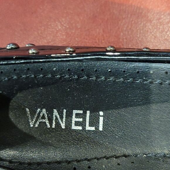 VANELI sz 8.5S black patent leather with dimensional studs - Picture 8 of 9
